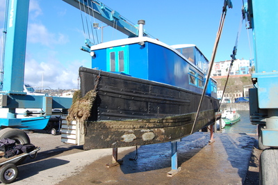 Application Spotlight – Narrowboat with Thick and Flaky Coatings